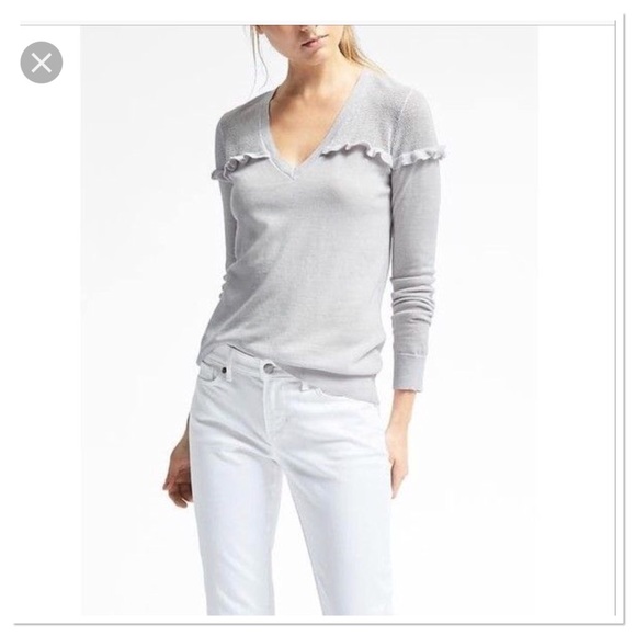 Banana Republic Sweaters - Banana Republic Merino Wool Ruffle Vee sweater